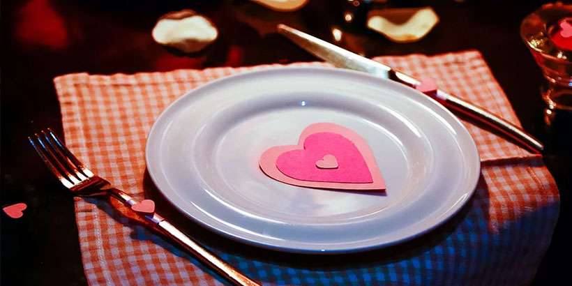 ​Кофе, торт и суши. Минчане запасаются продуктами ко Дню влюблённых